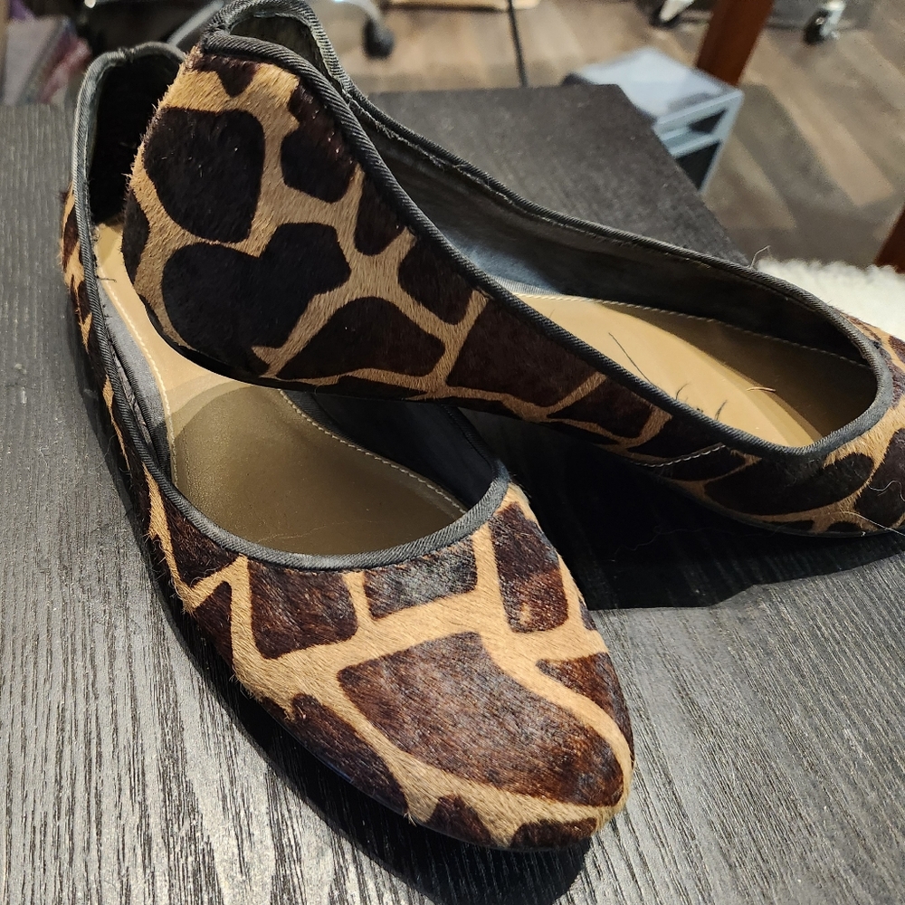 Giraffe Print Flats - Picture 2 of 5